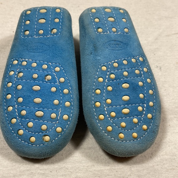 Tod’s Junior baby blue genuine Italian suede  “driving” moccasin unisex loafers - Picture 5 of 9